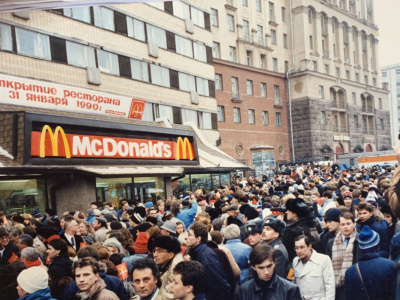 0pening of 1st. McDonald's in Russia in Pushkin Square Moscow - Jan. 30, 1990